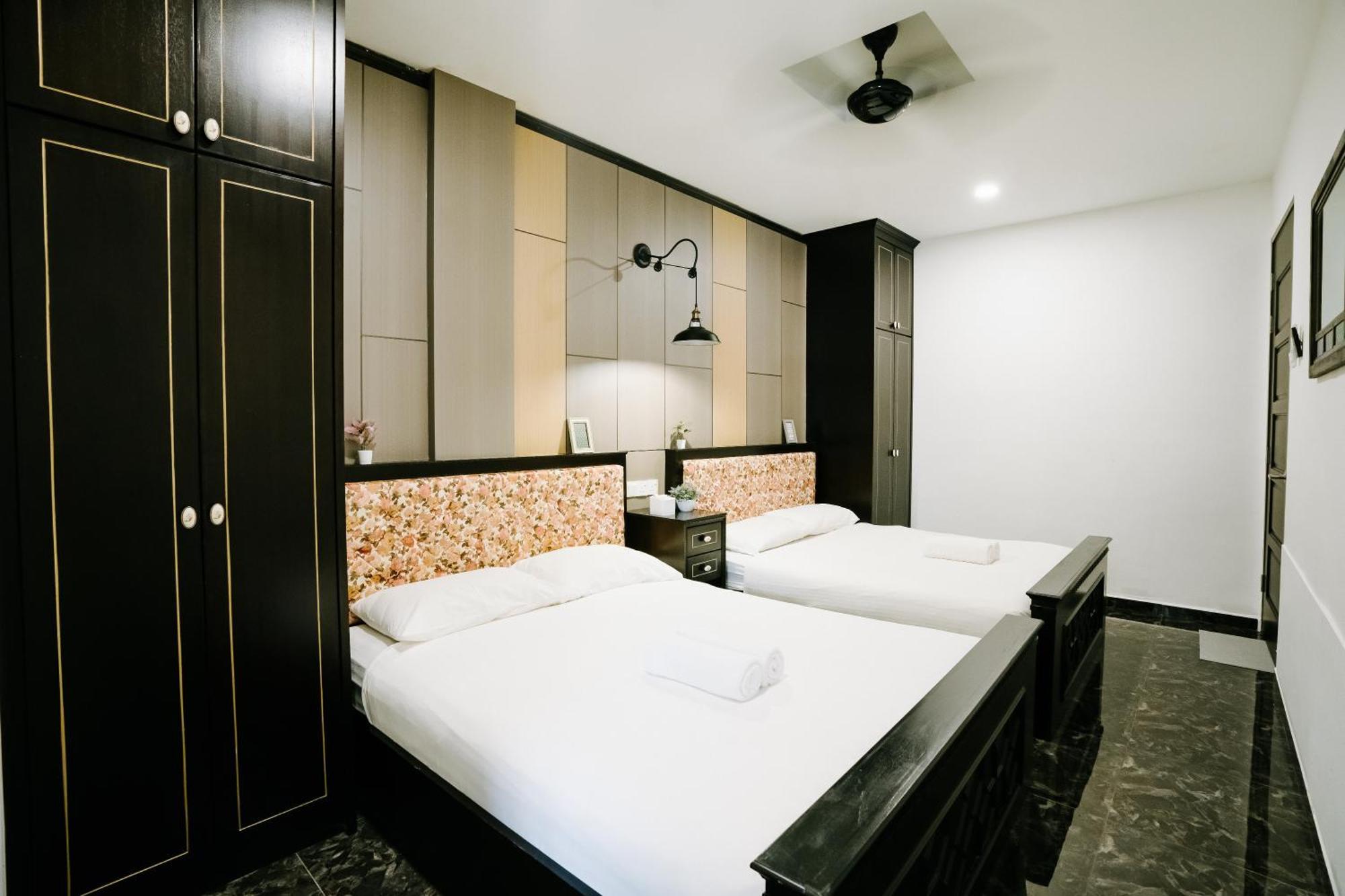Wang'S Bnb 4 Bedrooms Villa George Town Bagian luar foto