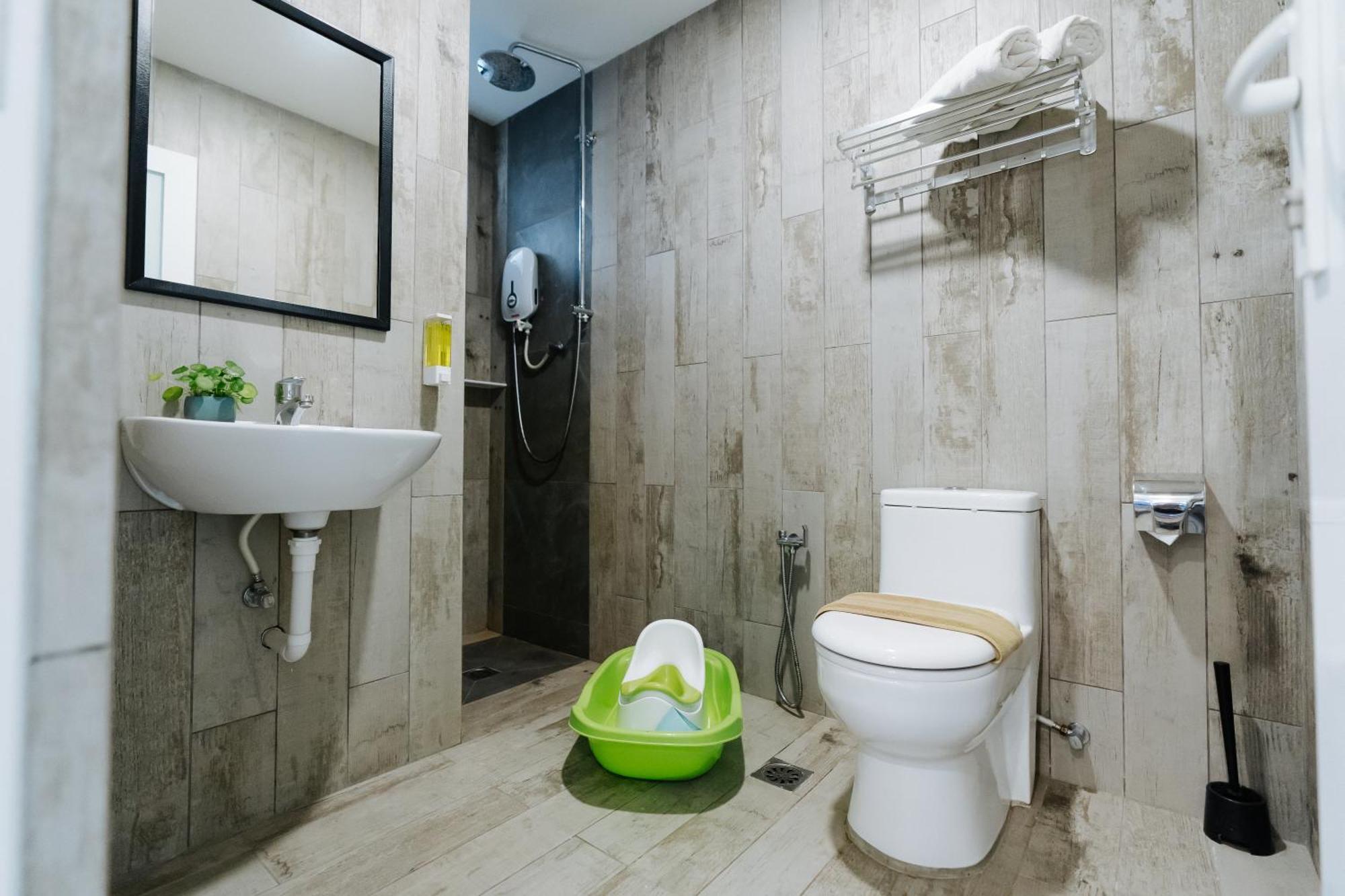 Wang'S Bnb 4 Bedrooms Villa George Town Bagian luar foto